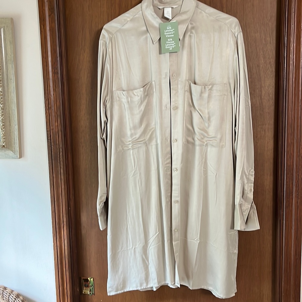 H&M oversized shirt size small nwt